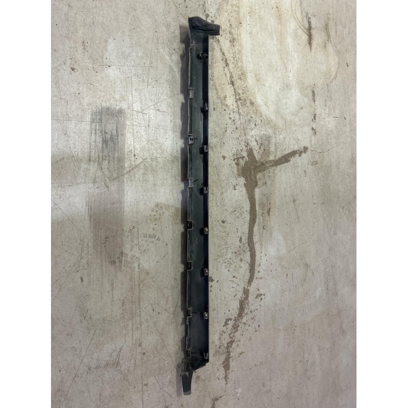 2013-14 Ford Mustang GT Passenger RH Side Skirt (Code UJ) 239
