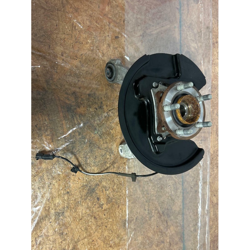 2015-17 Ford Mustang Passenger Rear RH Spindle & Hub 253