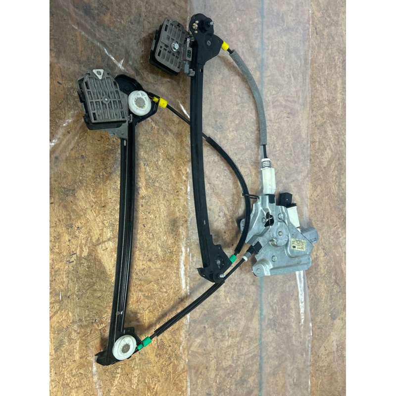 2011-14 Ford Mustang Driver LH Window Regulator Assembly 239