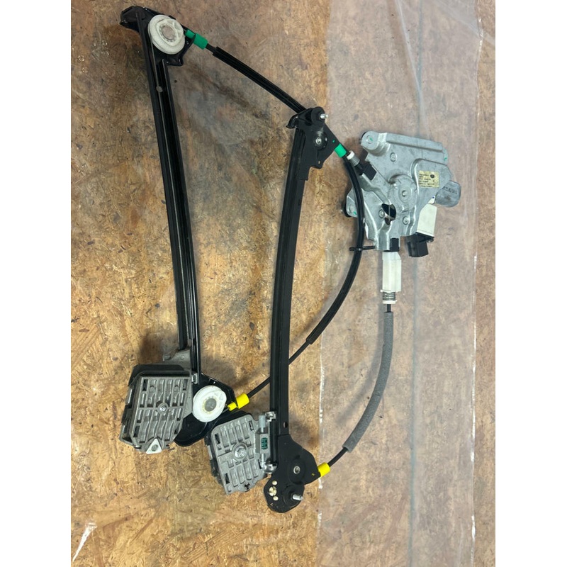 2011-14 Ford Mustang Passenger RH Window Regulator Assembly 239