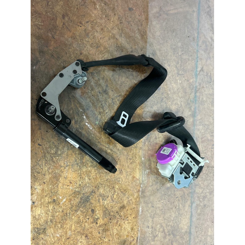 2015-17 Ford Mustang Driver LH Front Seat Belt 240