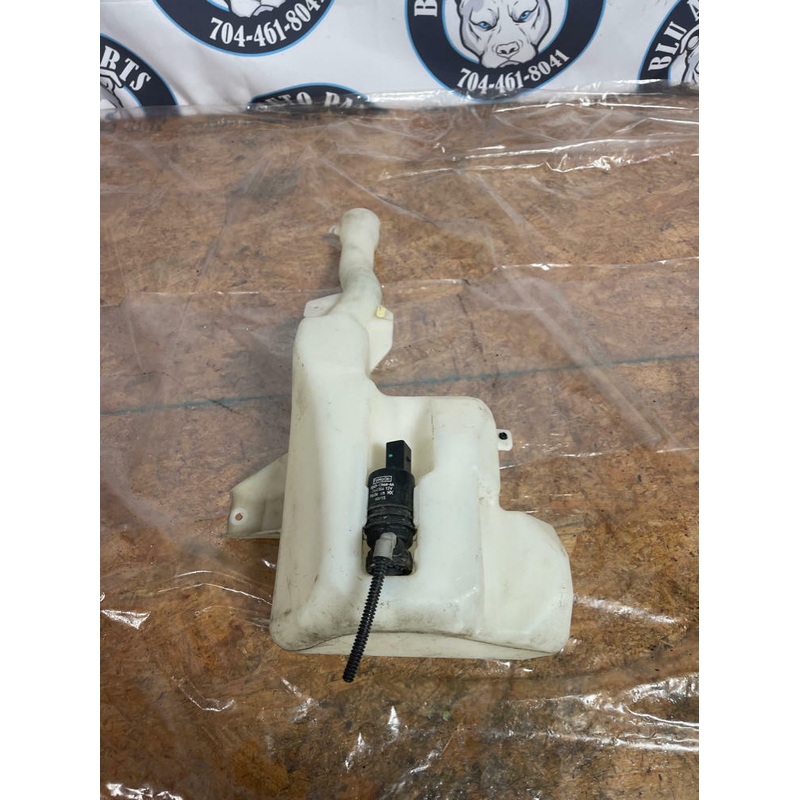 2015-17 Ford Mustang Windsheild Wiper Resevoir 256