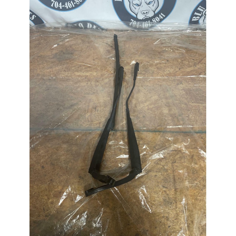 2015-17 Ford Mustang Wiper Arms Pair LH RH 248