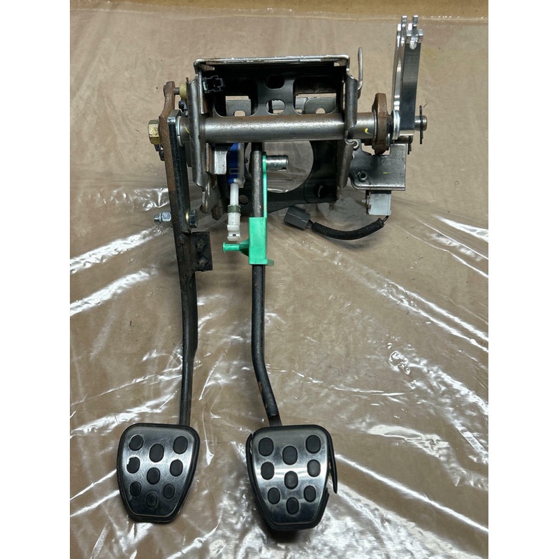 2003-04 Ford Mustang SVT Cobra Low Miles Pedal Assembly Tremec 6 Speed 270