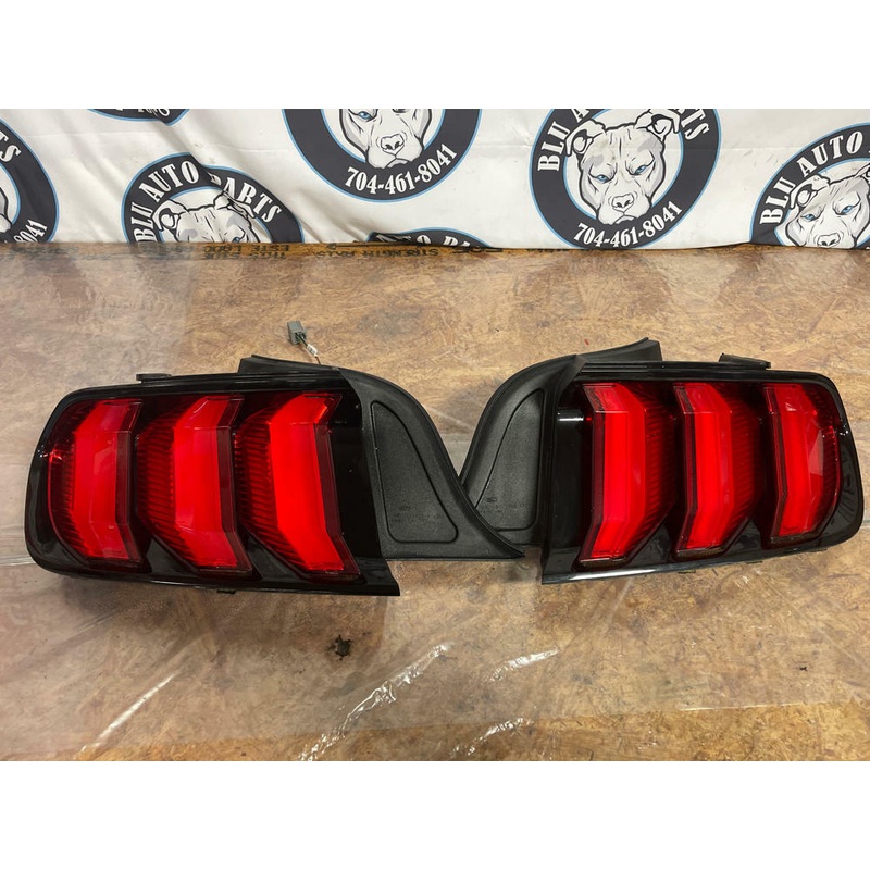2015-23 Ford Mustang GT OEM Tail Light Pair 241