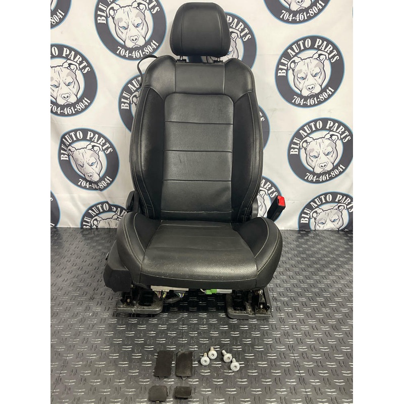 2015-17 Ford Mustang Front Pass. RH Seat- Leather, HEATED/COOLED, Good Bags