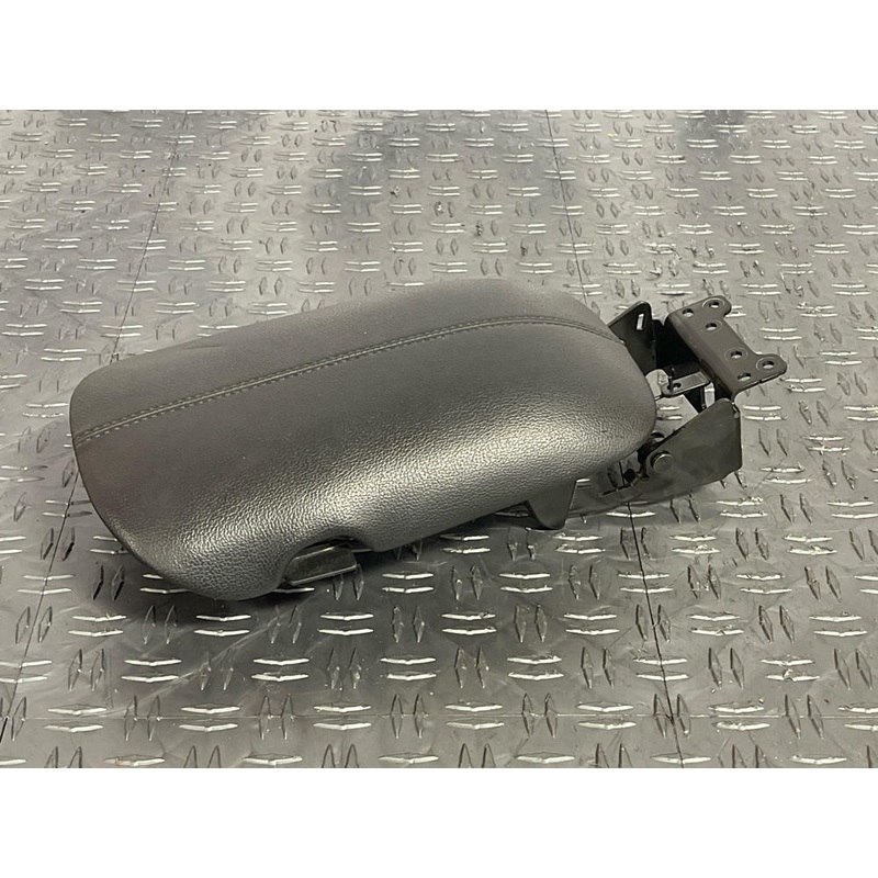 2015-17 Ford Mustang OEM Leather Center Console Lid- 43k Miles 267