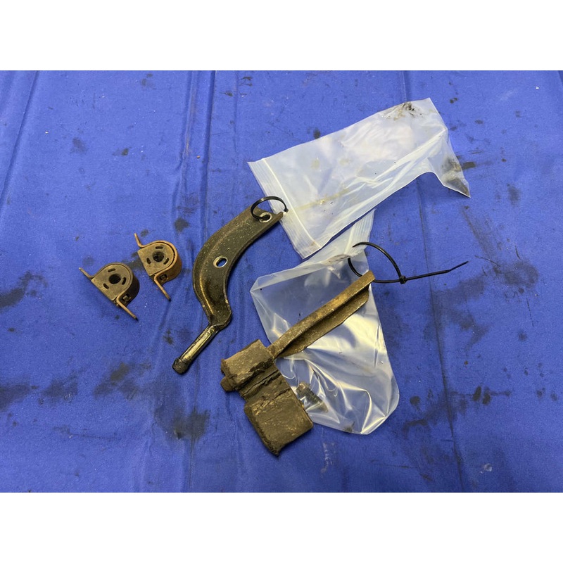 1996-98 Ford Mustang Exhaust Hanger Brackets and Bushings Factory 124