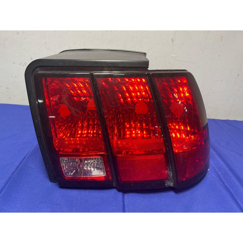 1999-04 Ford Mustang Passenger Tail Light OEM Factory 116