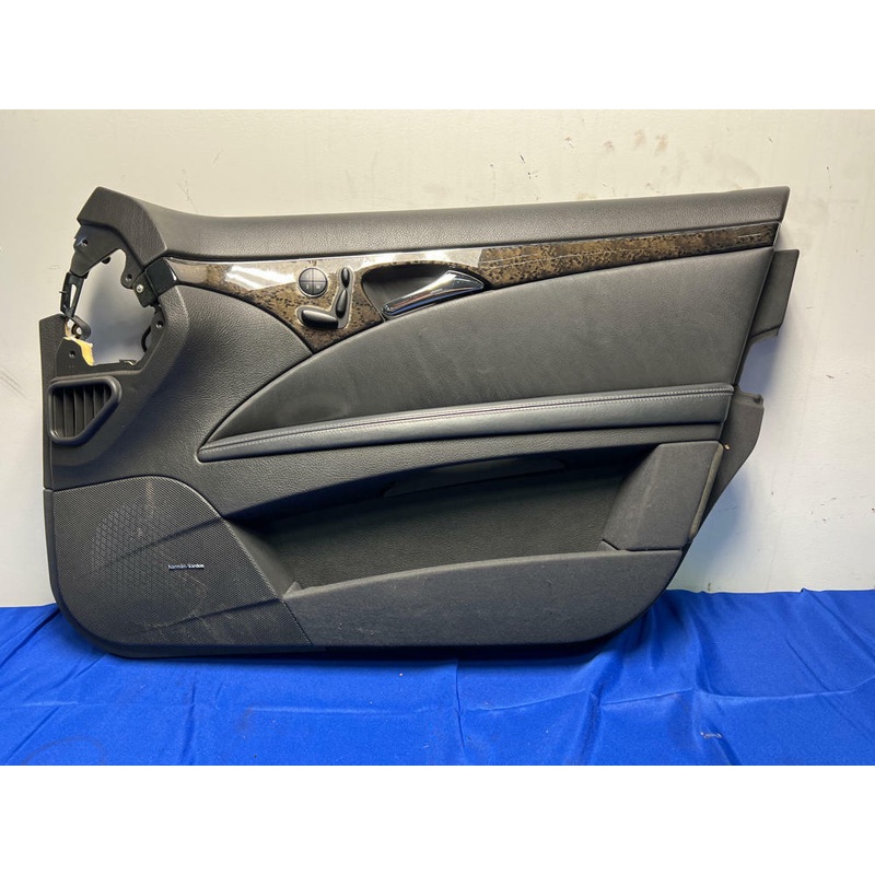 2003-06 Mercedes Benz W211 E Class Black Front Right Interior Door Panel 105