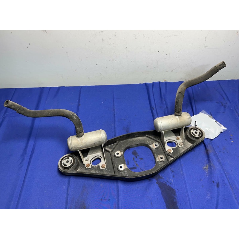 2003-06 Mercedes Benz W211 E55 Rear Differential Mount 099