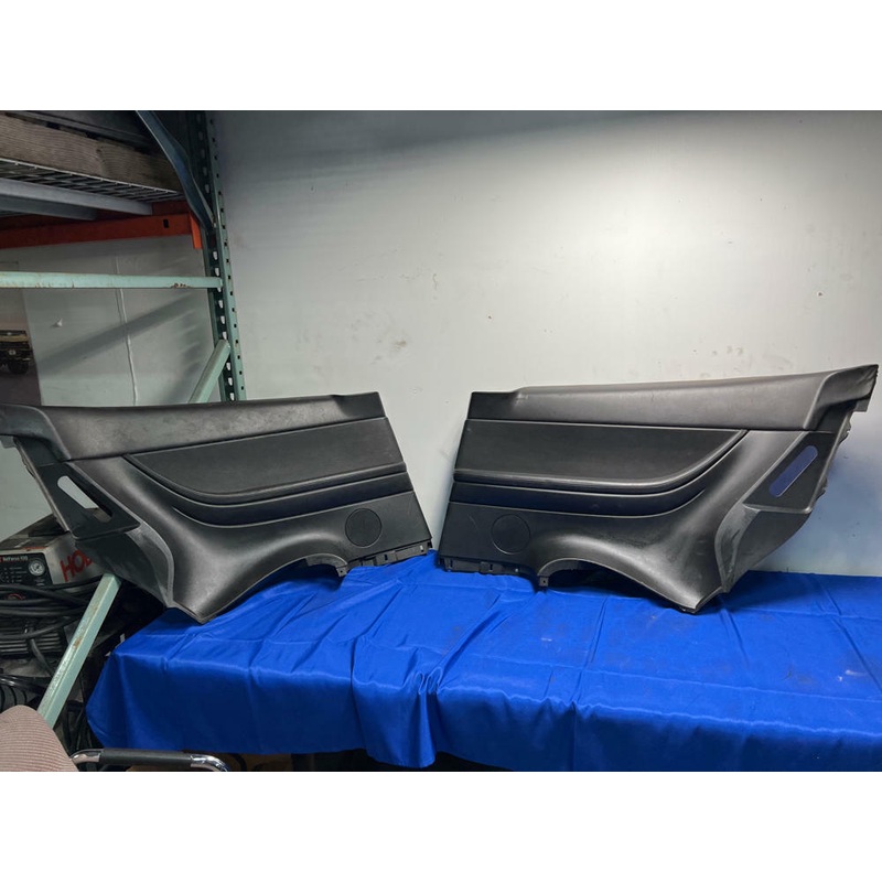 2004-06 Pontiac GTO Black Rear Quarter Trim Left Right Pair 100