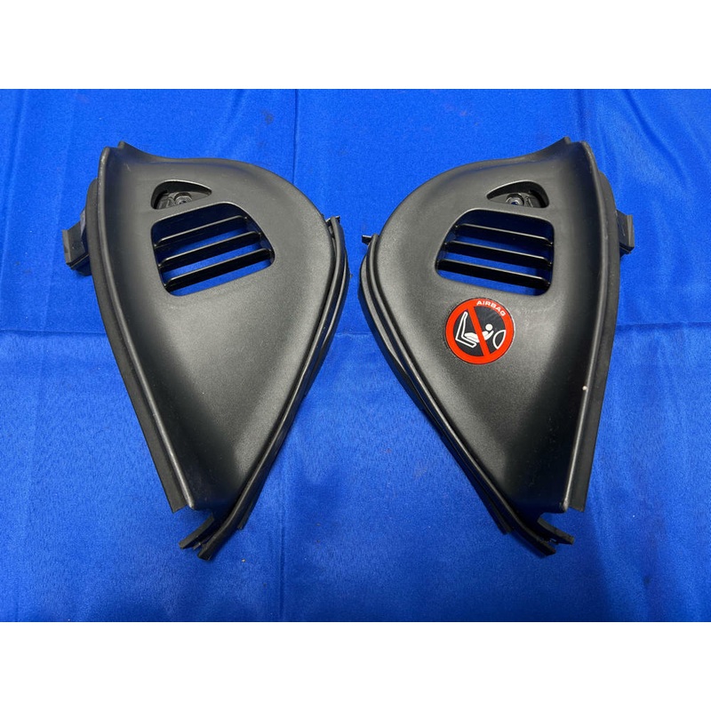 2004-06 Pontiac GTO Dash End Caps Vent Duct OEM 087