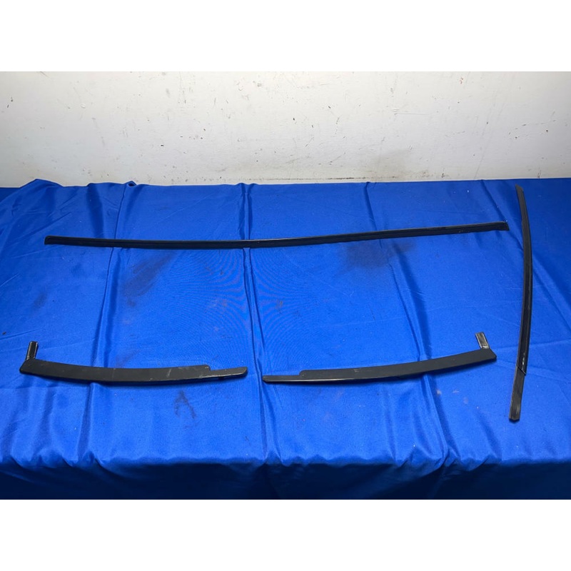 1987-93 Ford Mustang Coupe Winshield Trim Missing Passenger Side 157