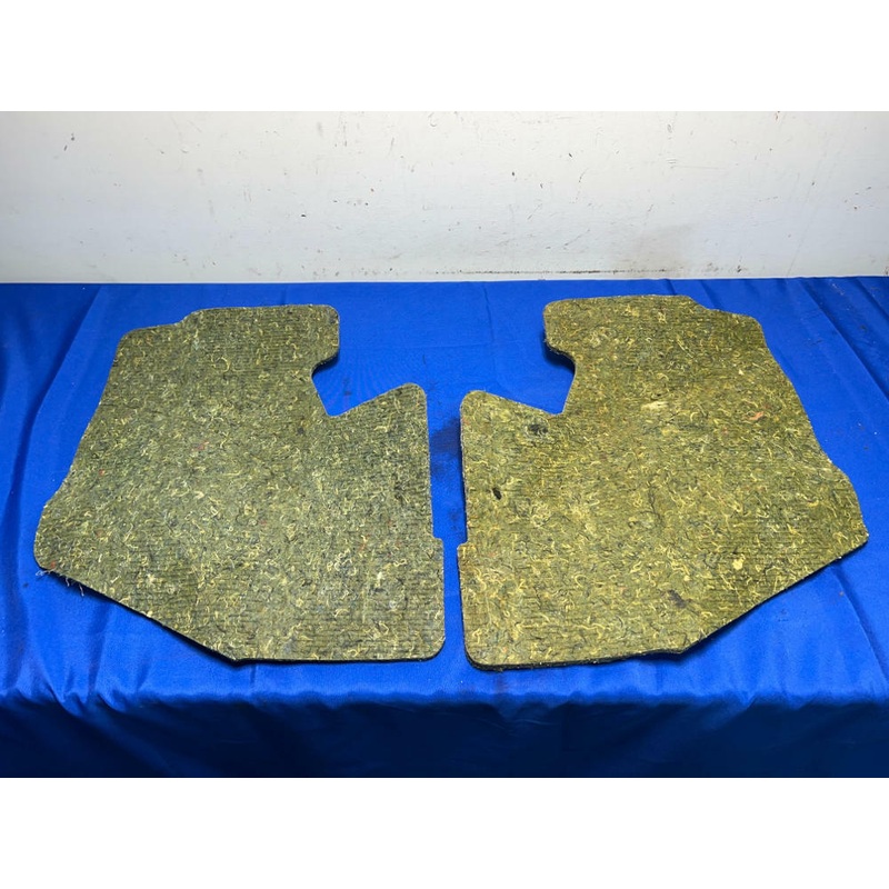 1999-04 Ford Mustang Coupe Rear Quarter Seat Insulation 145