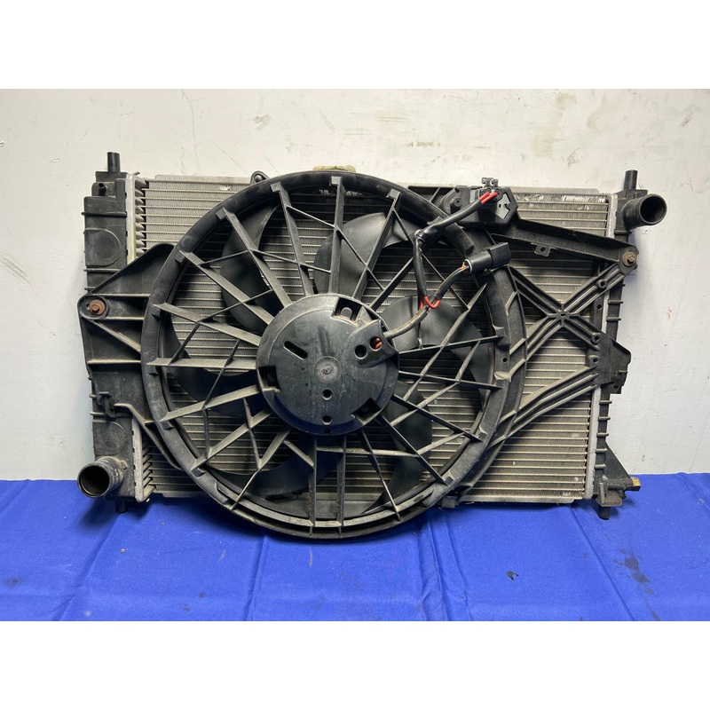 1999-04 Ford Mustang GT Radiator and Fan Factory 137