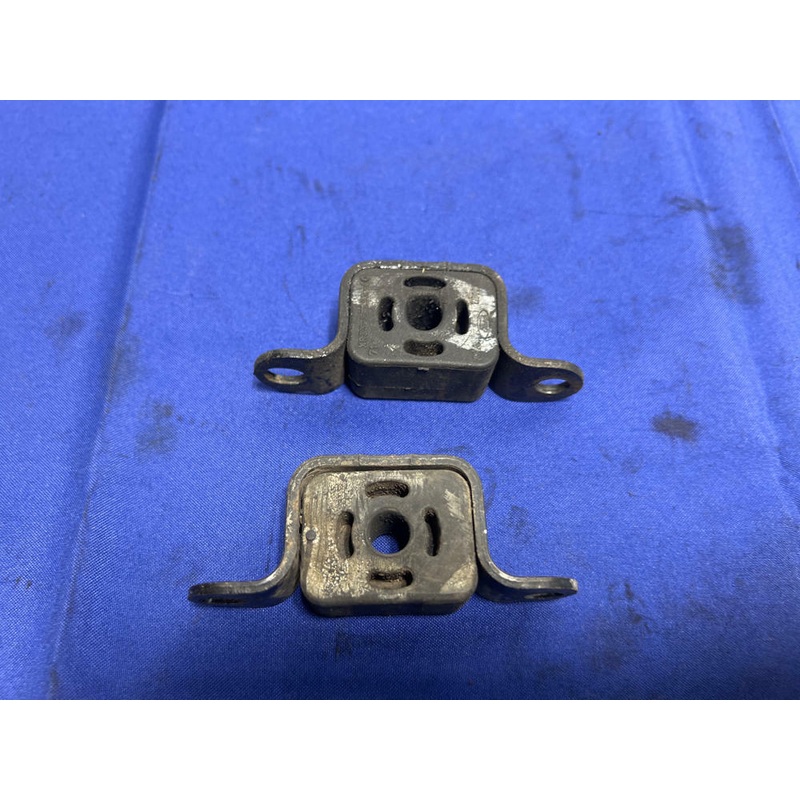 1999-04 Ford Mustang Rear Exhaust Tip Hanger Brackets NP