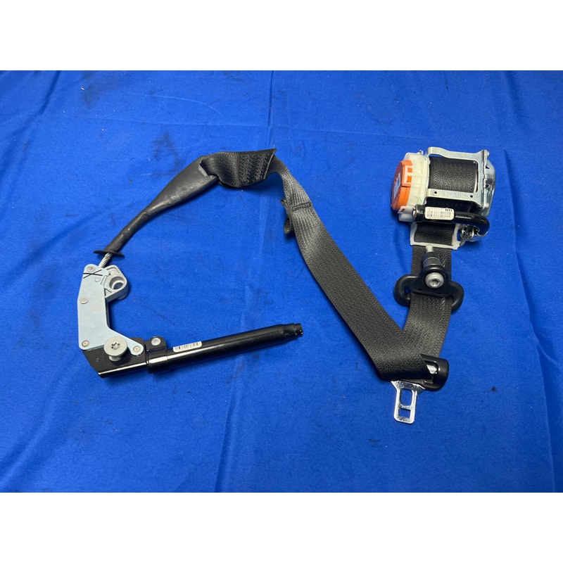 2015-17 Ford Mustang Front RH Seat Belt w/ Buckle 165