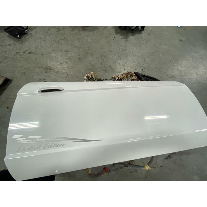 1999-04 Ford Mustang Crystal White Passenger Door 150