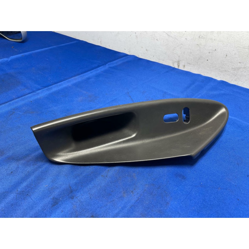 2003-04 Ford Mustang SVT Cobra OEM RH Passenger Door Cup 175