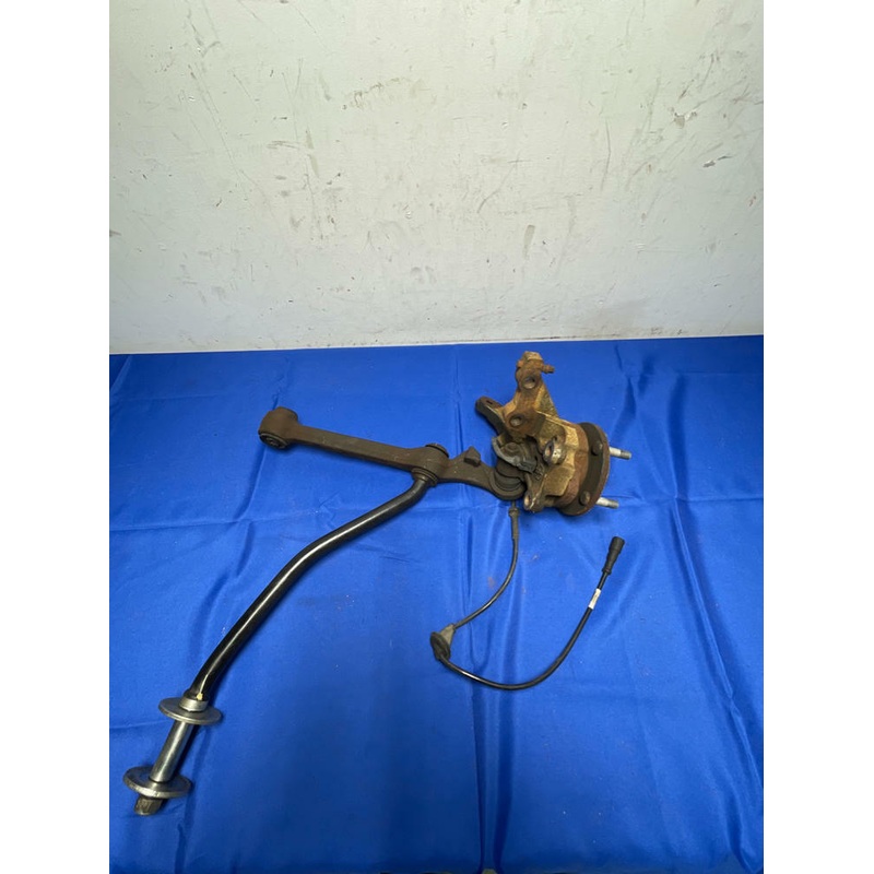 2005-06 Pontiac GTO LH Driver Front Control Arm & Spindle 159