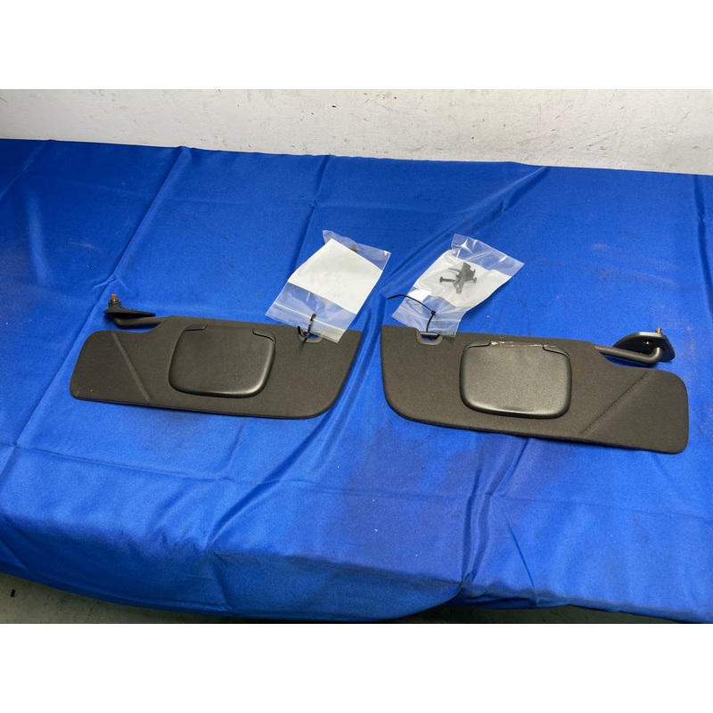 2005-09 Ford Mustang Coupe Sun Visors Pair 162