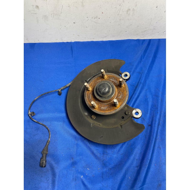 2005-09 Ford Mustang Driver LH Front Spindle 162
