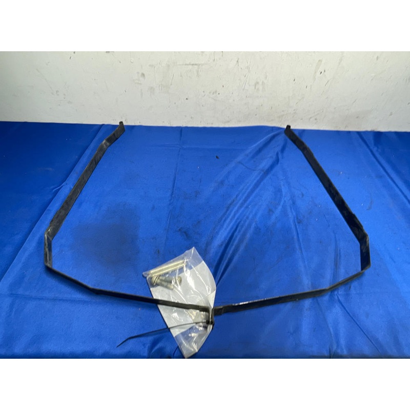 2005-09 Ford Mustang Gas Tank Straps 162