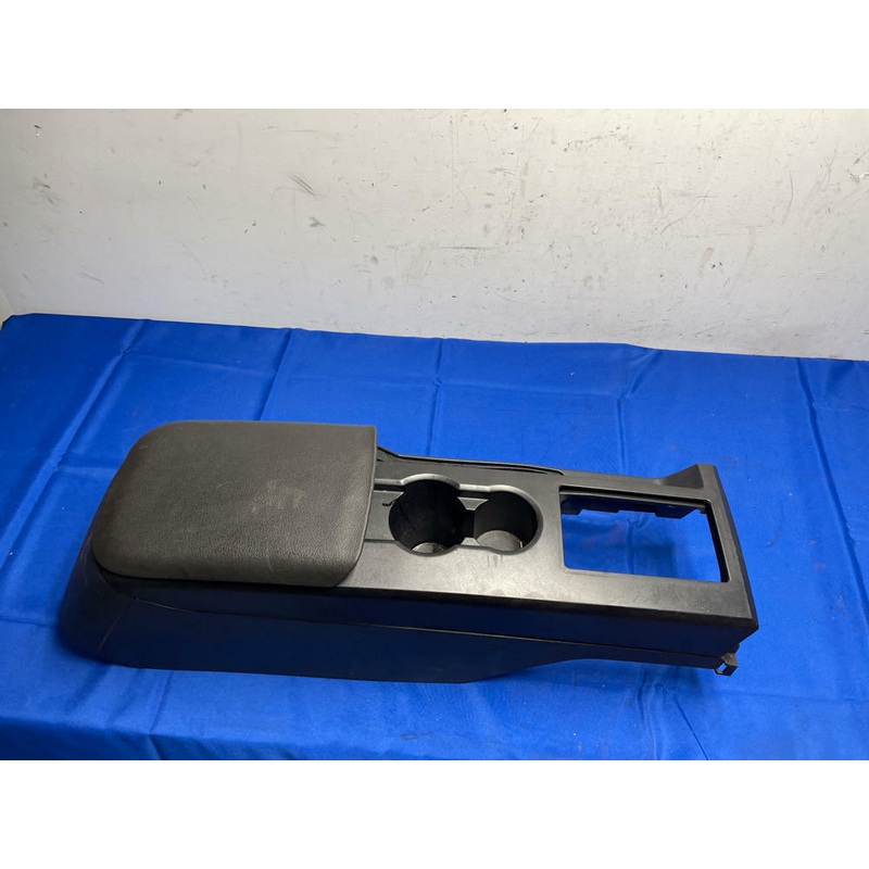2005-10 Ford Mustang Dark Charcoal Center Console 162