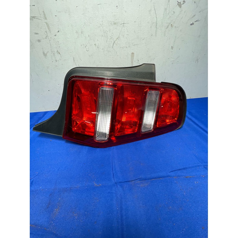 2010-12 Ford Mustang Passenger Tail Light 160