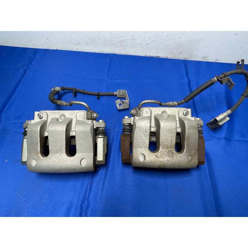 2010-14 Ford Mustang Front Brake Calipers 160