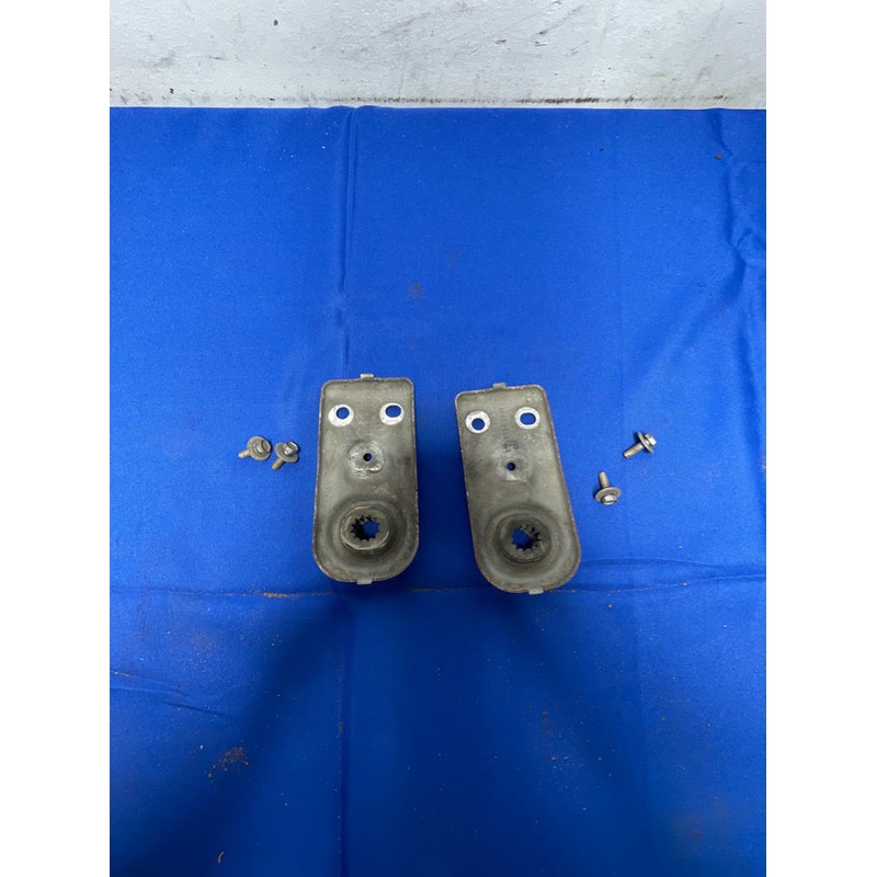2010-14 Ford Mustang Radiator Brackets 160