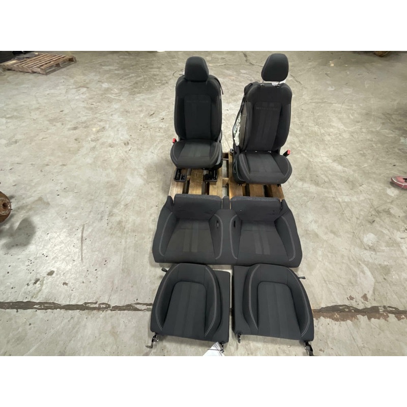 2015-23 Ford Mustang Cloth Seats, Passenger Bag Blown 2100 Miles 168
