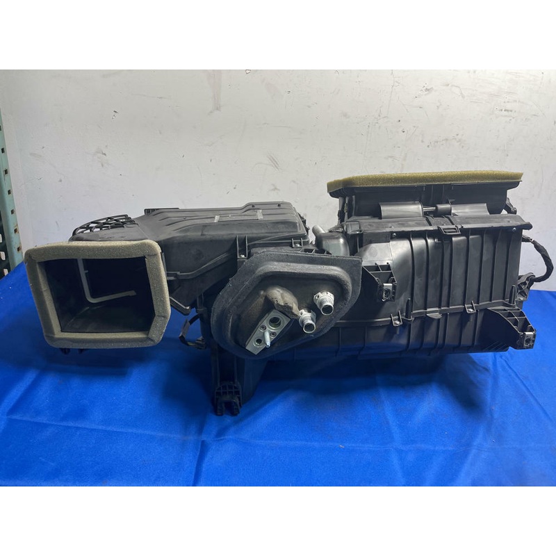2018-23 Ford Mustang HVAC Box OEM Like New 2100 Miles 168