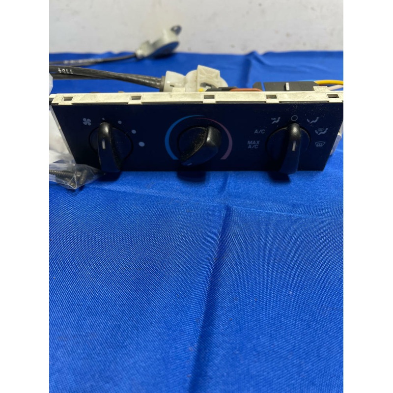 1999-04 Ford Mustang GT 4.6 V8 HVAC Controls & Knobs 177
