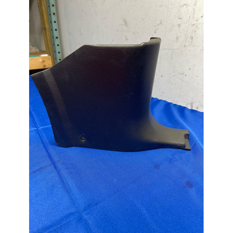 1999-04 Ford Mustang GT 4.6 V8 Passenger RH Dark Charcoal Kick Panel 177