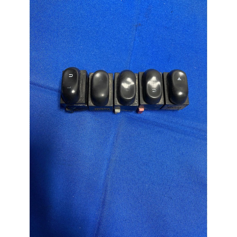 1999-04 Ford Mustang GT 4.6 V8 Window Switches 177