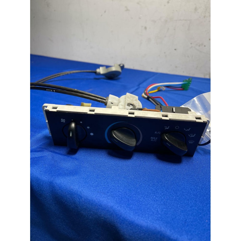 1999-04 Ford Mustang SVT Cobra HVAC Controls 170