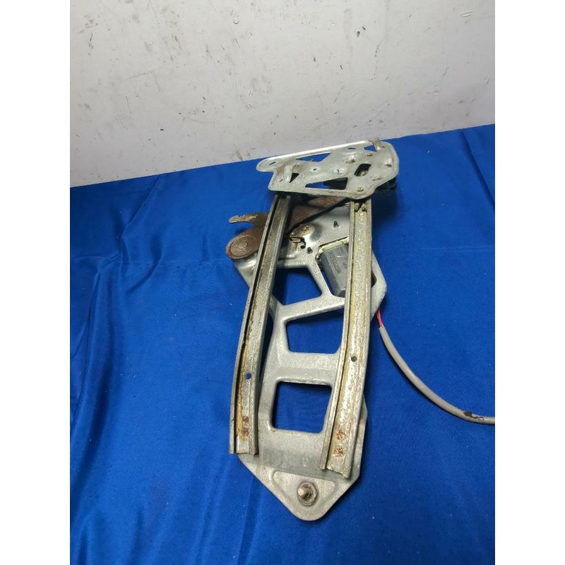 2003-04 Ford Mustang SVT Cobra Convertible RH Passenger Rear Window Track 181