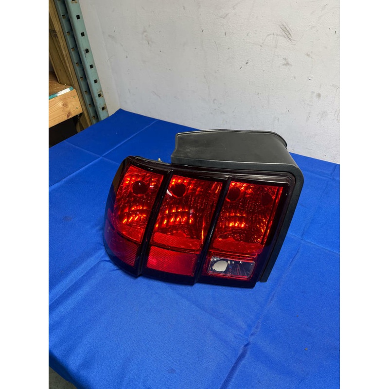 2003-04 Ford Mustang SVT Cobra Driver Tail Light 181