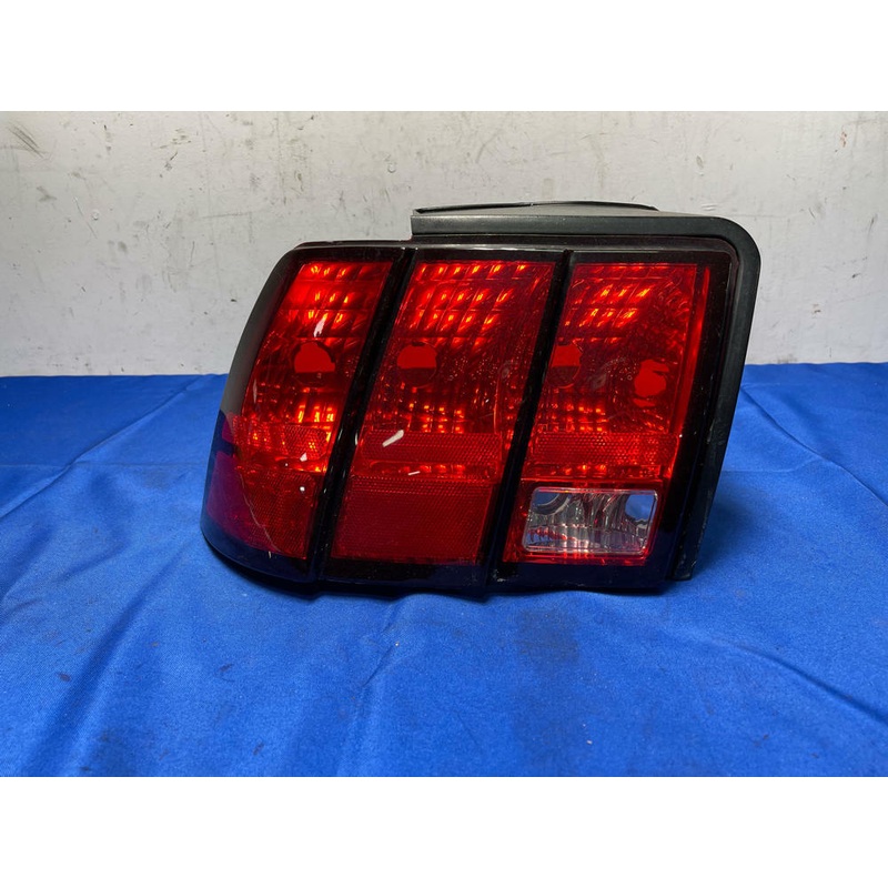 2003-04 Ford Mustang SVT Cobra LH Drivers Tail Light 180