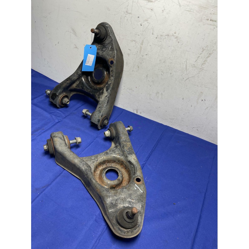2003-04 Ford Mustang SVT Cobra Lower Control Arms Good Ball Joints 179