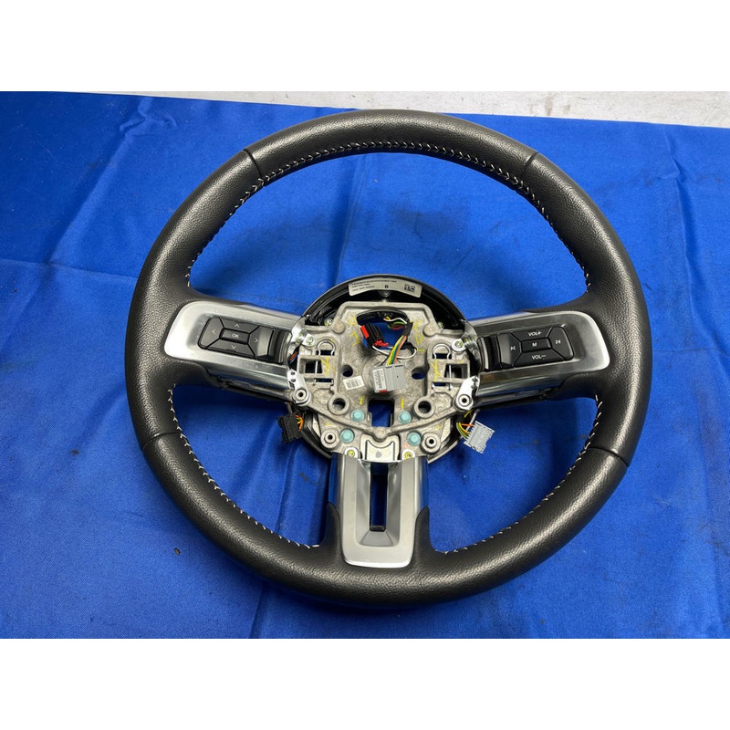 2015-17 Ford Mustang Leather Steering Wheel Mint 13,xxx Miles 176