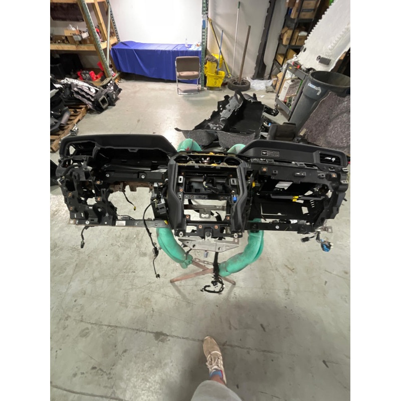 2018-23 Ford Mustang Dash Board MT82 D4 163