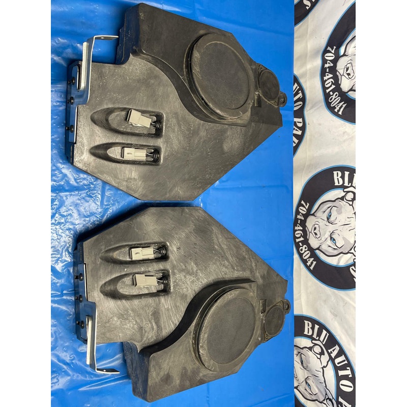 2003-04 Ford Mustang SVT Cobra Covertible Rear Speakers Pair 186