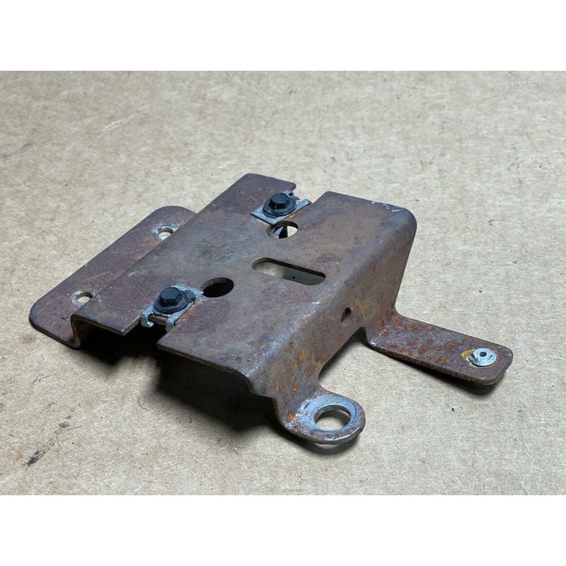 1999-04 Ford Mustang GT 4.6 Center Console Mount 189