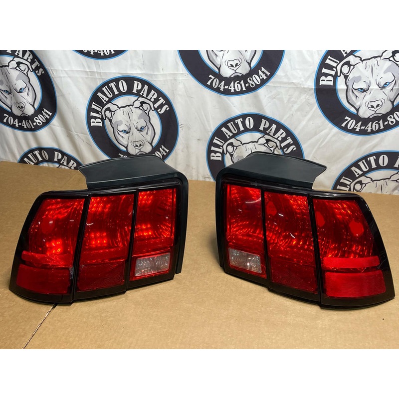1999-04 Ford Mustang Tail Lights LH RH 189