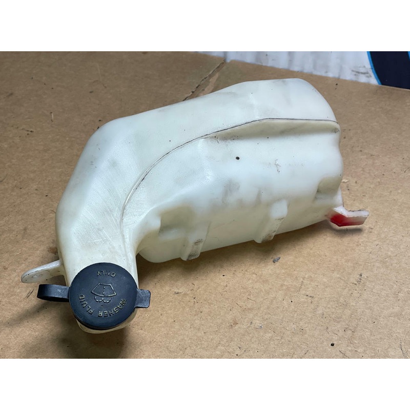 1999-04 Ford Mustang Wiper Fluid Reservoir 189