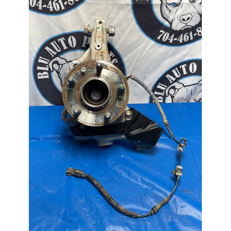 2018-23 Chevrolet Camaro ZL1 Front Right Spindle & Hub 169