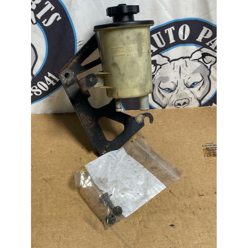 1999-04 Ford Mustang GT 4.6 V8 Power Steering Reservoir & Bracket 189